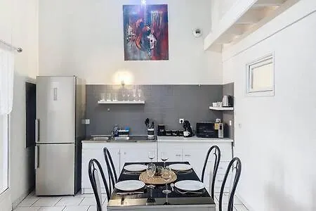 T4 Lumineux Proche Du Port Et Du Théâtre Condom