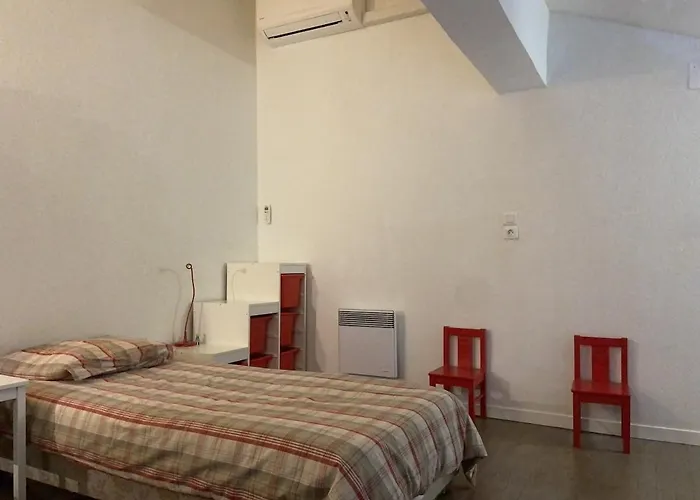 Apartment T4 Lumineux Proche Du Port Et Du Theatre Condom